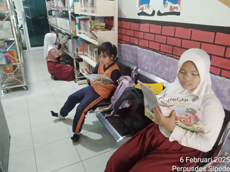 Kegiatan Membaca dan Belajar Komputer Tanggal 06 Februari 2025