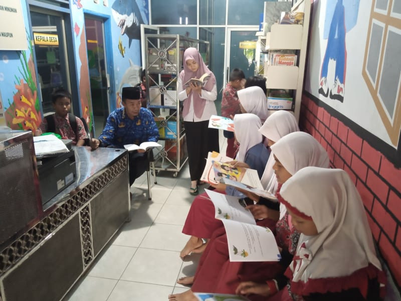 Kegiatan Membaca dan Belajar Komputer Tanggal 01 Oktober 2025