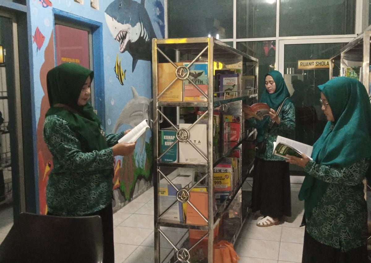 Kegiatan Membaca dan Belajar Komputer Tanggal 20 Januari 2025