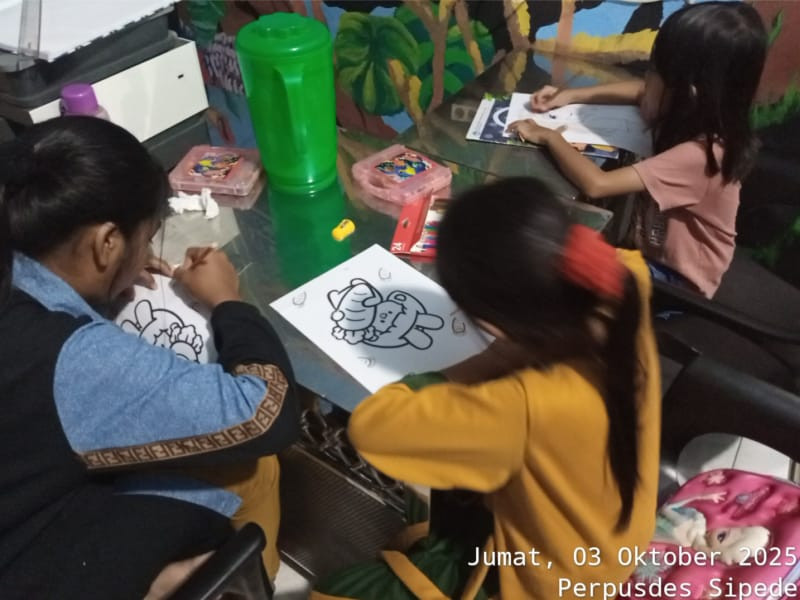 Membaca Buku, Belajar Komputer, Mewarnai, dan Bermain Game Edukasi Tanggal 03 Oktober 2025