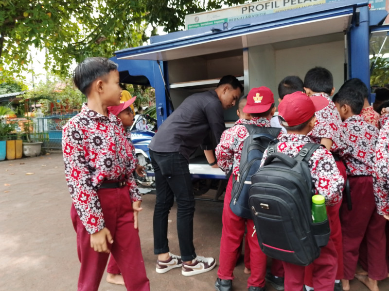 Kegiatan Perpustakaan Keliling di SDN 105351 Dusun V Tanggal 20 November 2025