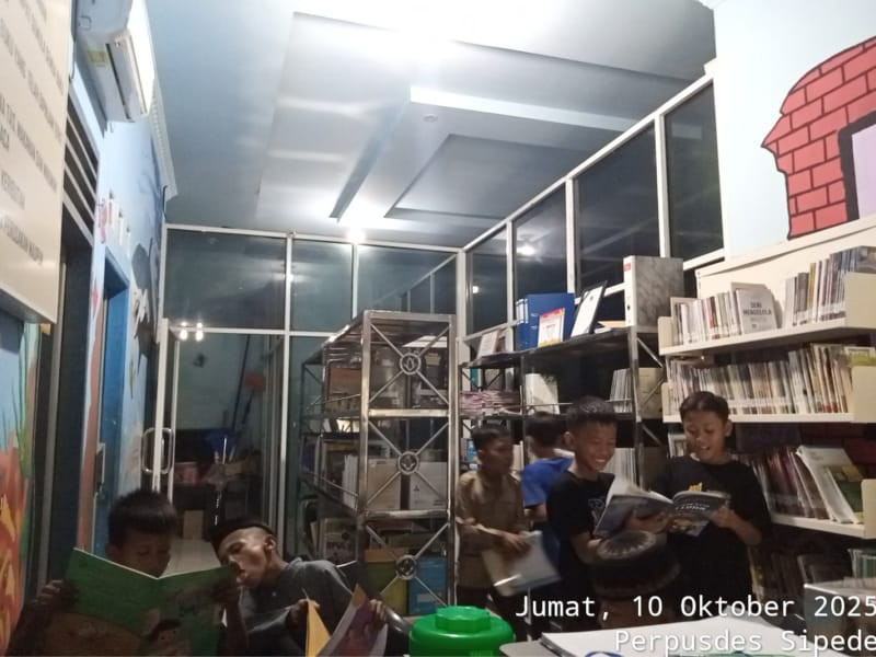 Kegiatan Membaca, Mewarnai, dan Bermain Game Edukasi Tanggal 10 Oktober 2025