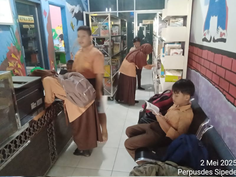 Kegiatan Membaca dan Belajar Komputer Tanggal 02 Mei 2025