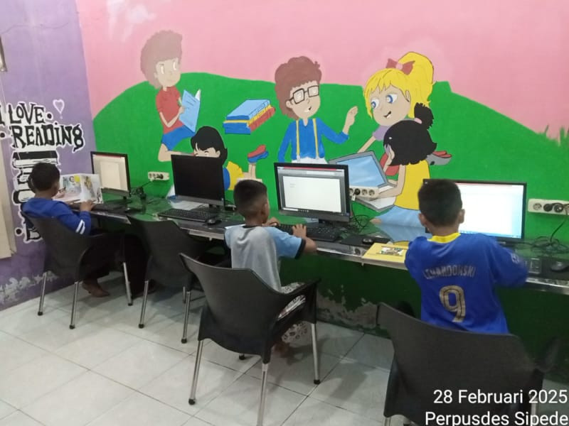Kegiatan Membaca dan Belajar Komputer