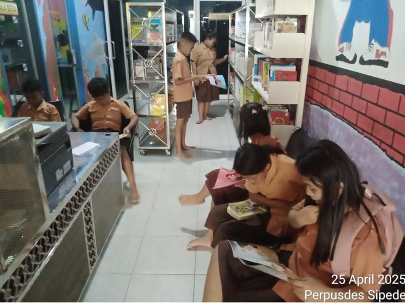 Kegiatan Membaca dan Belajar Komputer Tanggal 25 April 2025