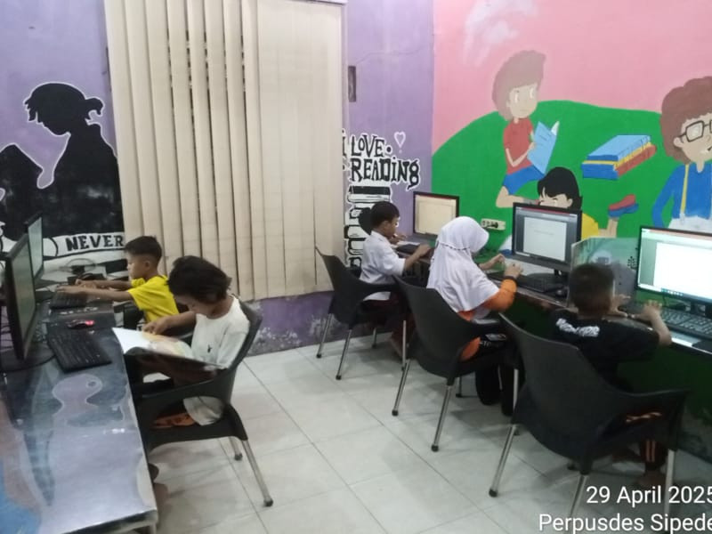 Kegiatan Membaca dan Belajar Komputer Tanggal 29 April 2025