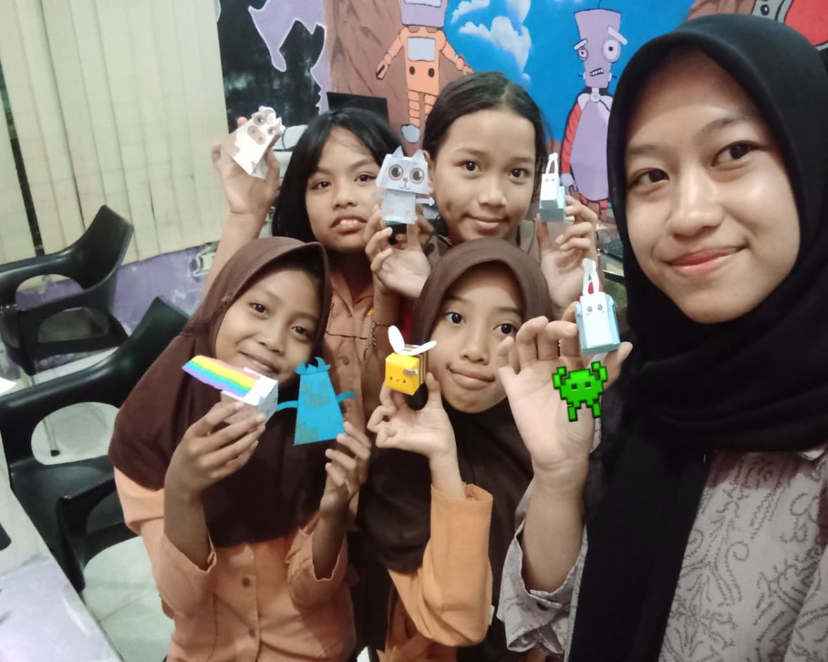 Kegiatan Mewarnai dan Membuat Kerajinan Tanggal 24 Oktober 2025