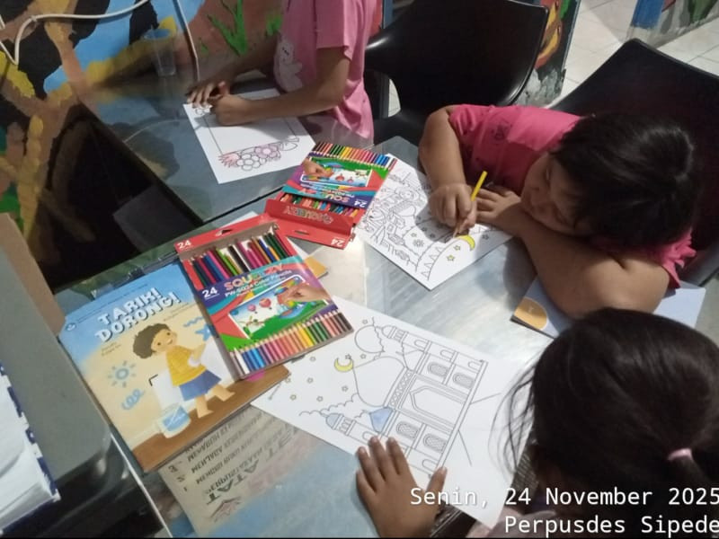 Kegiatan Membaca dan Mewarnai Tanggal 24 November 2025