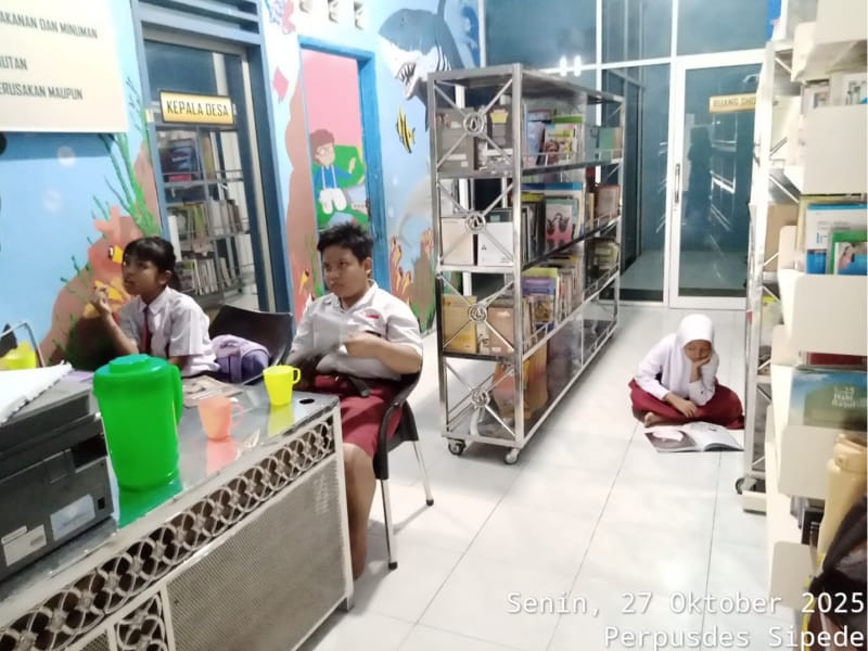 Kegiatan Membaca dan Belajar Komputer Tanggal 27 Oktober 2025