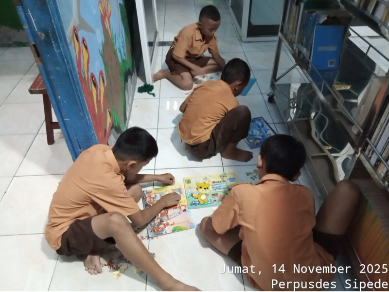 Kegiatan Mewarnai dan Bermain Game Tanggal 14 November 2025