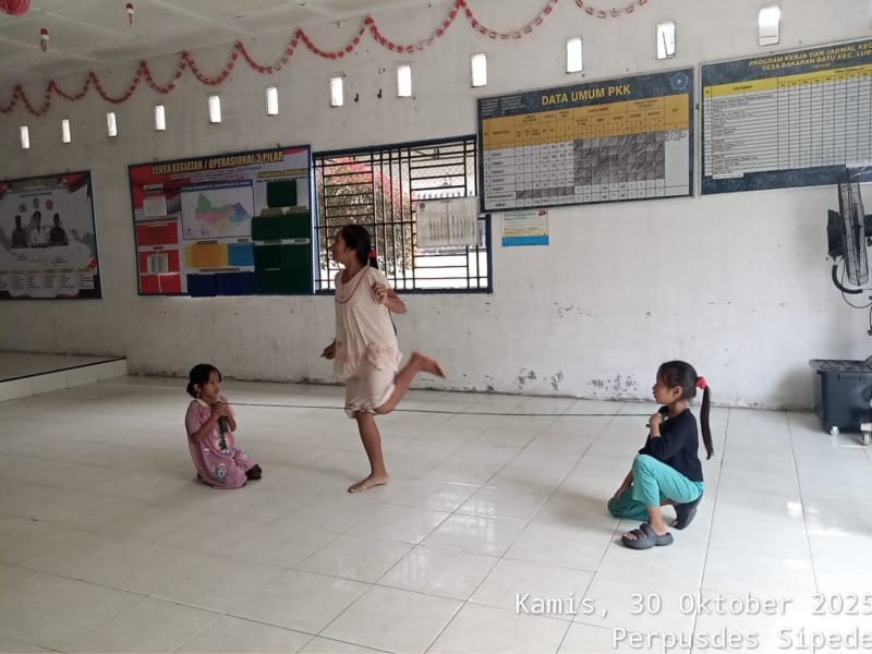 Kegiatan Membaca dan Belajar Komputer Tanggal 30 Oktober 2025