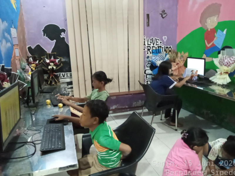 Kegiatan Membaca dan Belajar Komputer Tanggal 15 Juni 2026